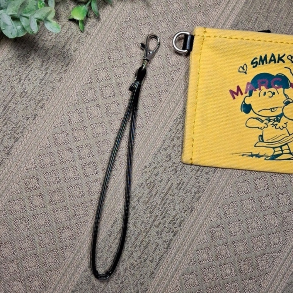 Marc Jacob X Peanuts The Pouch Wristlet - Picture 14 of 16